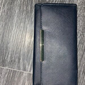 Elegant Black Wallet with Gold Accent